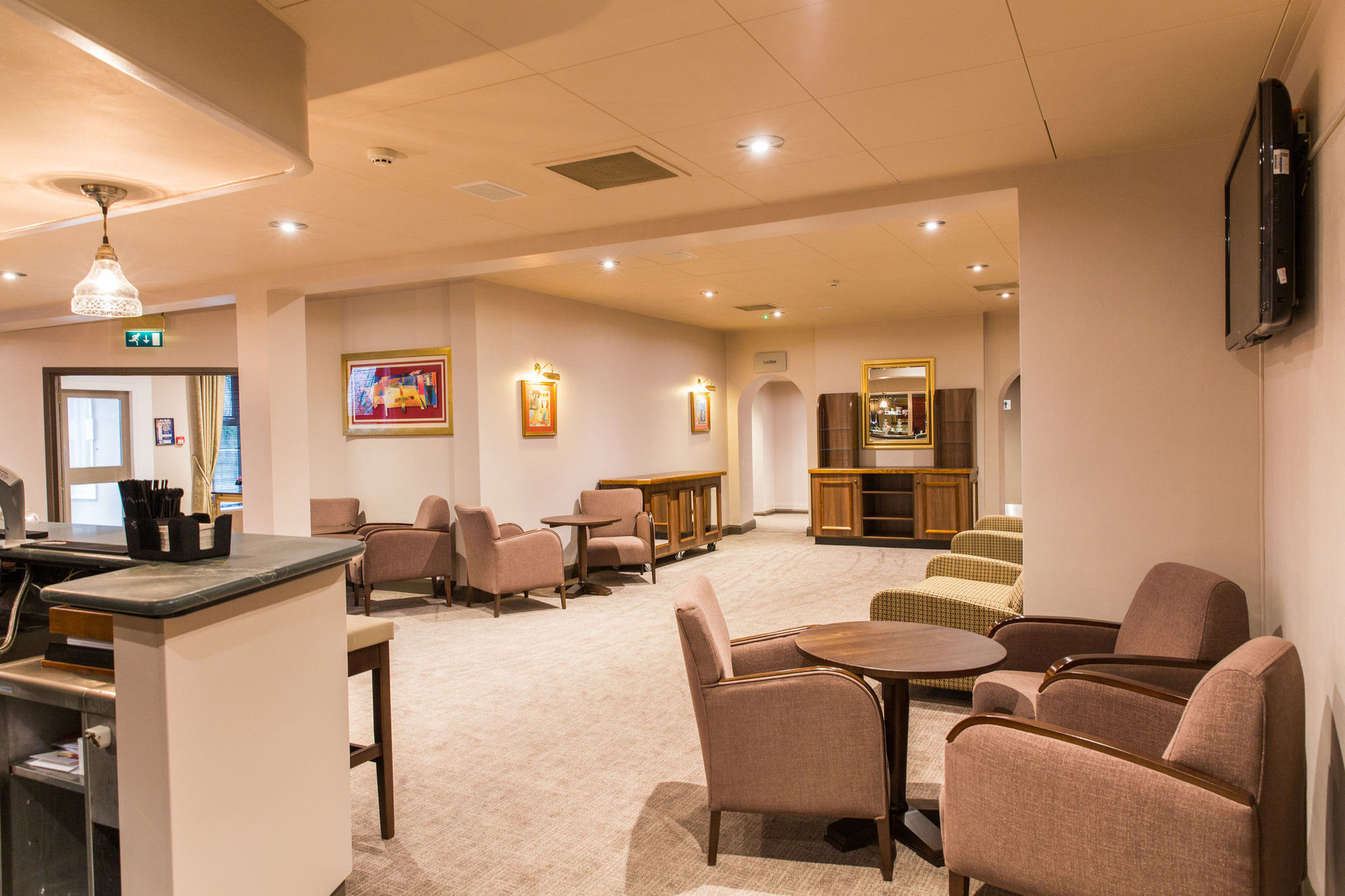 Hogs Back Hotel & Spa Nr Farnham Facilities photo