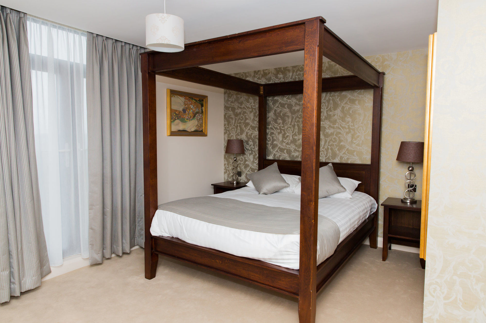 Hogs Back Hotel & Spa Nr Farnham Amenities photo